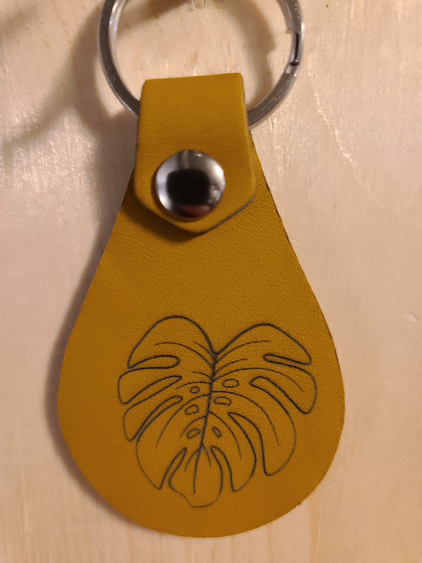 Monstera Leaf - Leather Keychain - Bigfoot Bigheart Studio