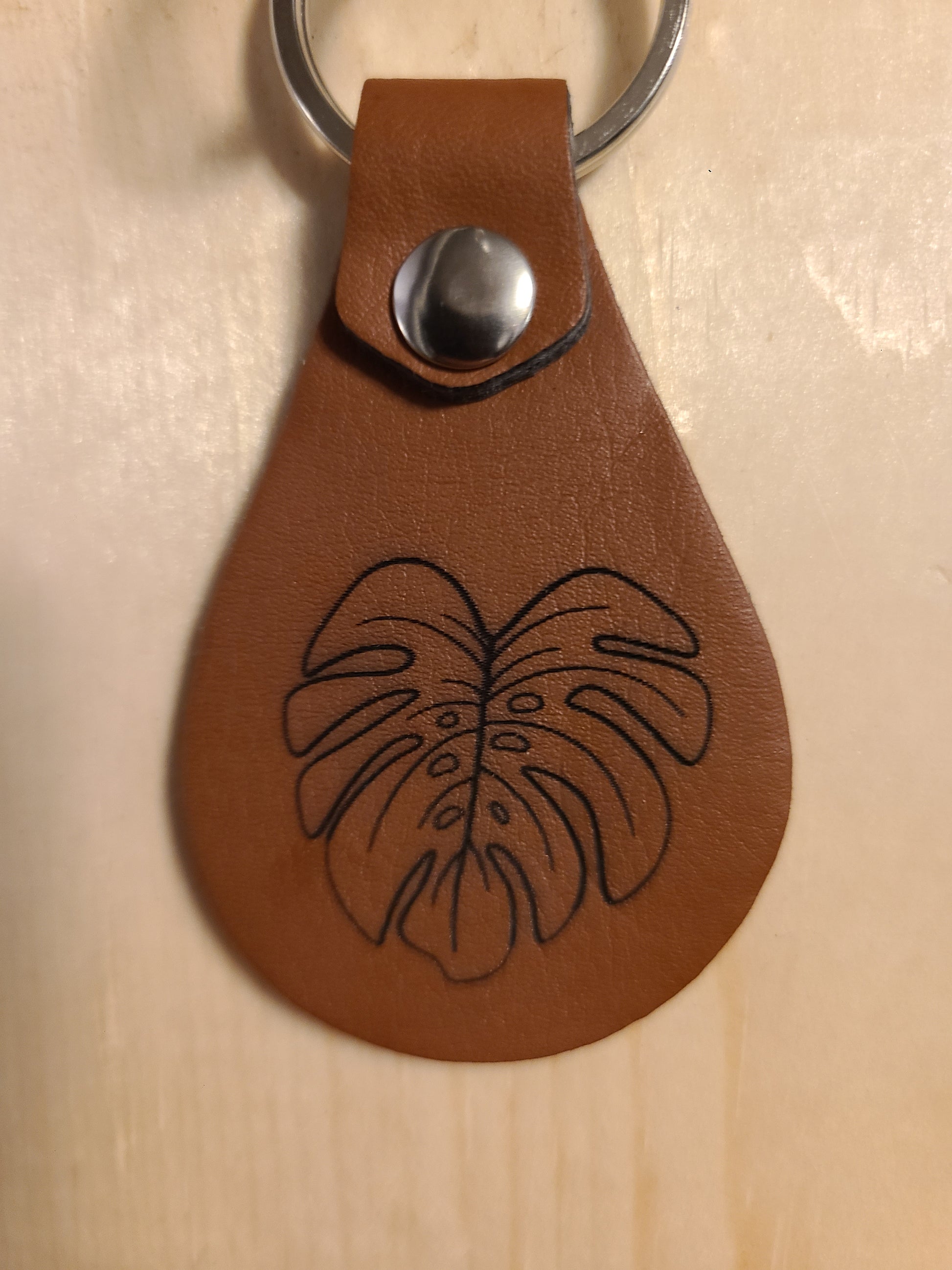 Monstera Leaf - Leather Keychain - Bigfoot Bigheart Studio