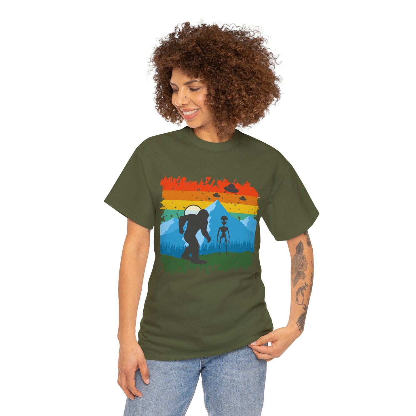 Friends in Hiding - Bigfoot and Aliens | Unisex Heavy Cotton Tee